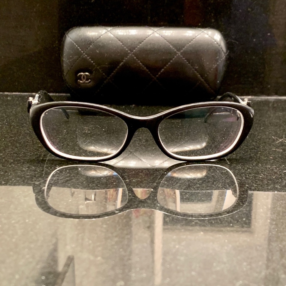 Black CHANEL eyeglasses